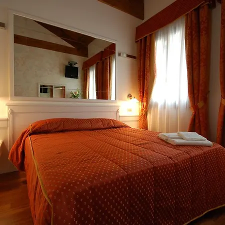 Casanova Fourrooms 3*