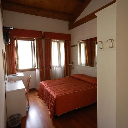 Casanova Fourrooms Penzion