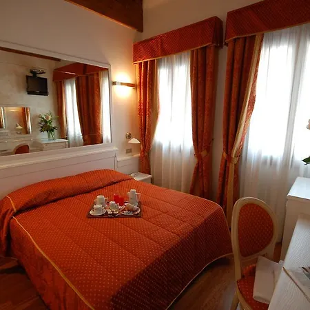 Casanova Fourrooms Penzion