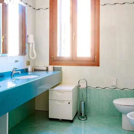 Casanova Fourrooms 3*