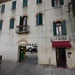 Casanova Fourrooms Pensión Venecia