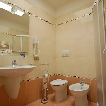 Casanova Fourrooms 3*