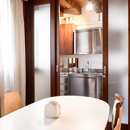 Konukevi Casanova Fourrooms