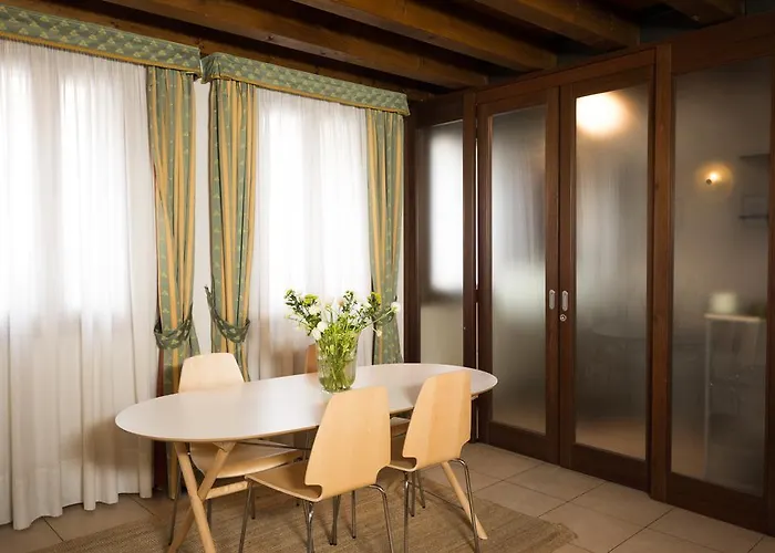 Casanova Fourrooms Pensjonat 3*